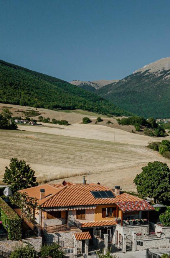 Affittacamere Residenza Montedoro นอร์ชา ภายนอก รูปภาพ
